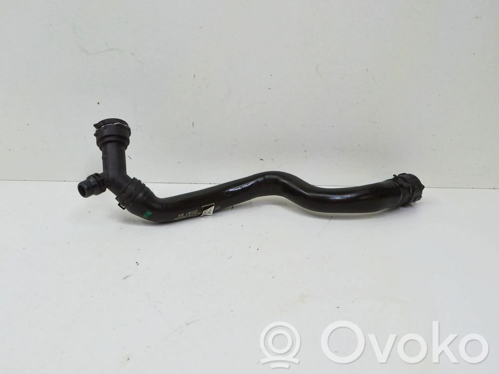 Audi A4 S4 B9 8W Conductă/furtun lichid de răcire motor 