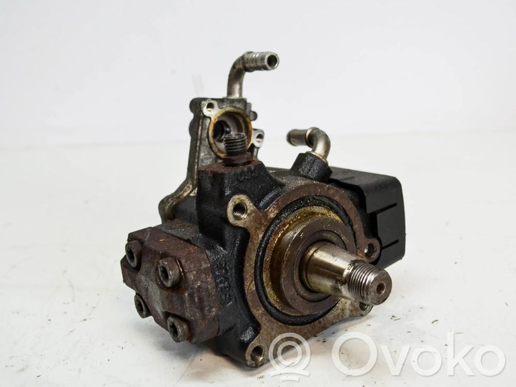 Volkswagen PASSAT B7 Pompe d'injection de carburant à haute pression