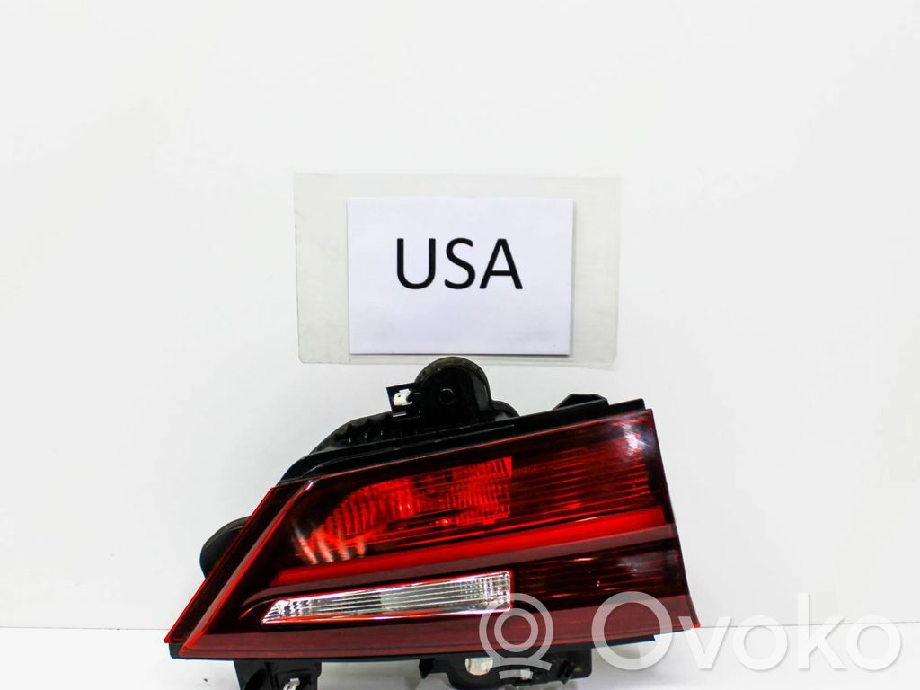 Lampy tylnej klapy bagażnika   F03689600,H7988158701