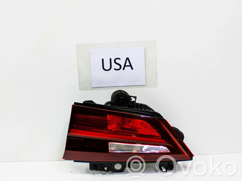 Lampy tylnej klapy bagażnika   F03690600,H8988158801