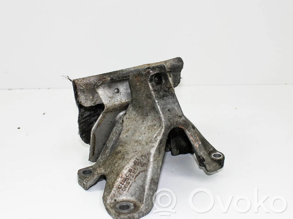 Audi Q5 SQ5 8R Engine mounting bracket 