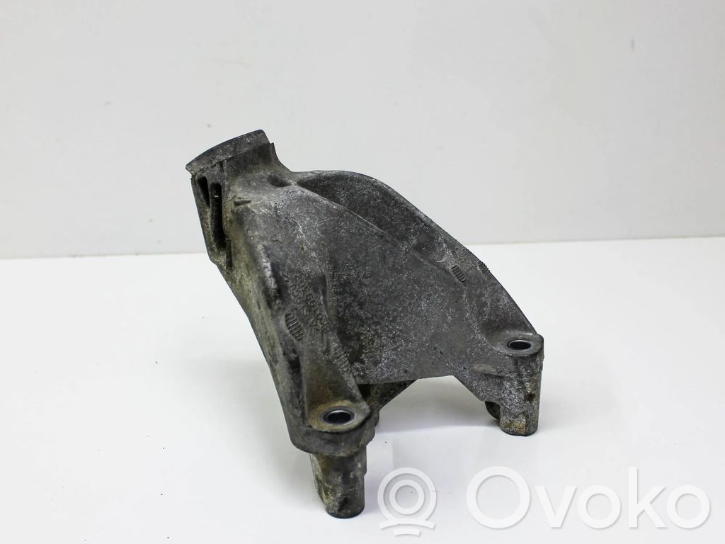 Audi Q5 SQ5 8R Engine mounting bracket 