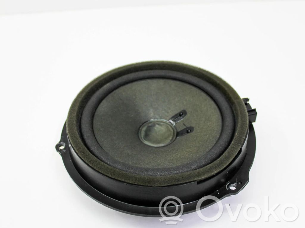 Altavoz de la puerta delantera   8A6T18808AC