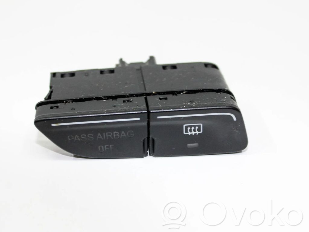 Ford Escape III Windscreen/window heater switch 