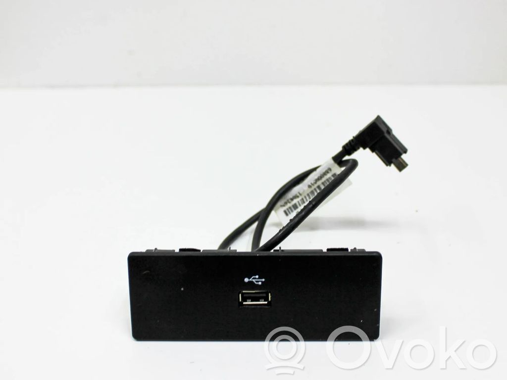 Ford Escape III Enchufe conector USB 