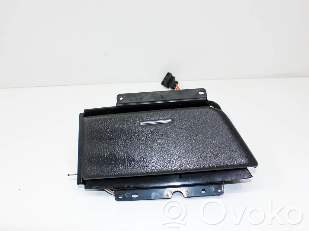 Cenicero del coche   3D4857406HJ