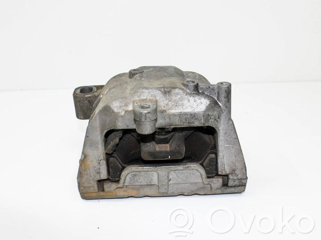 Engine mount bracket   1K0199262AE