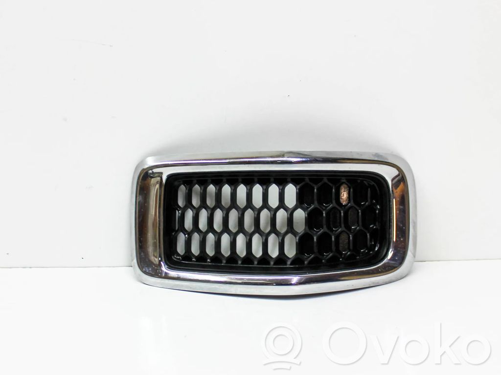 Rejilla delantera   68138335AAB