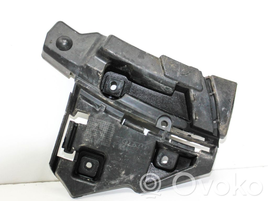 Volvo C30 Front bumper mounting bracket 