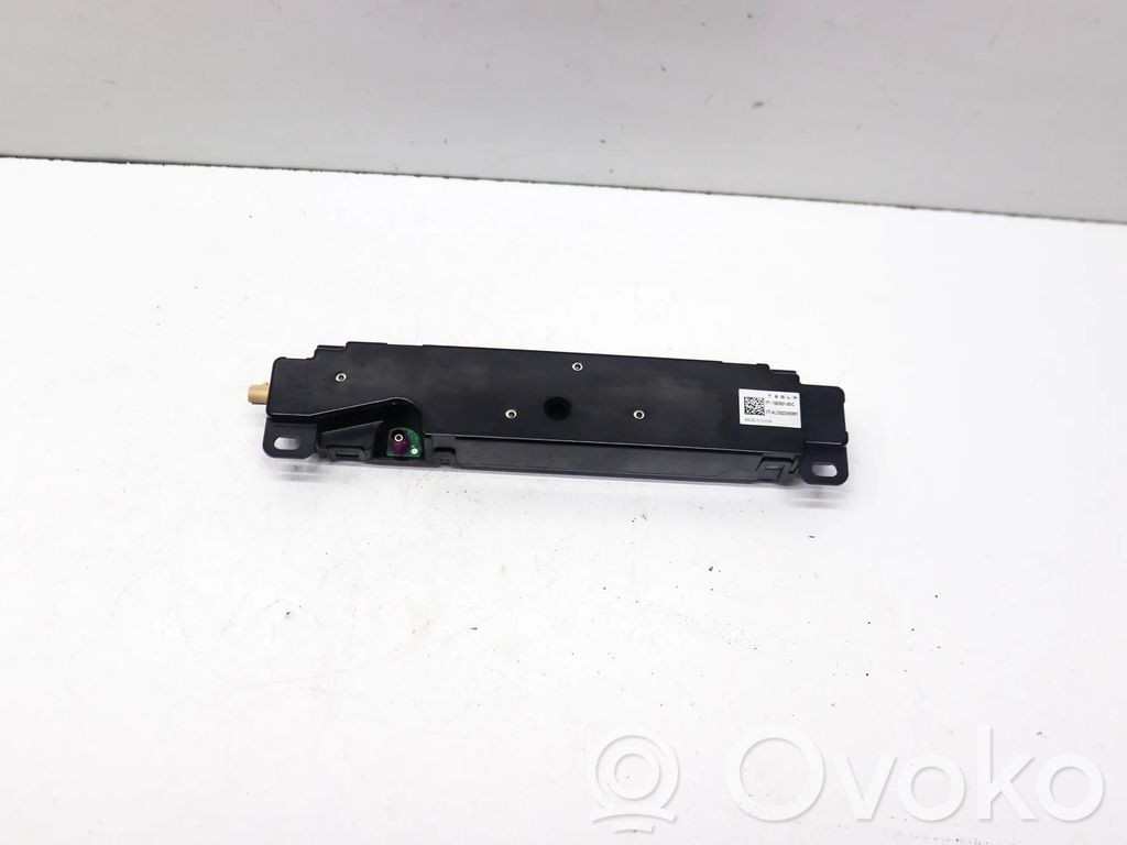 Tesla Model 3 Antena GPS 