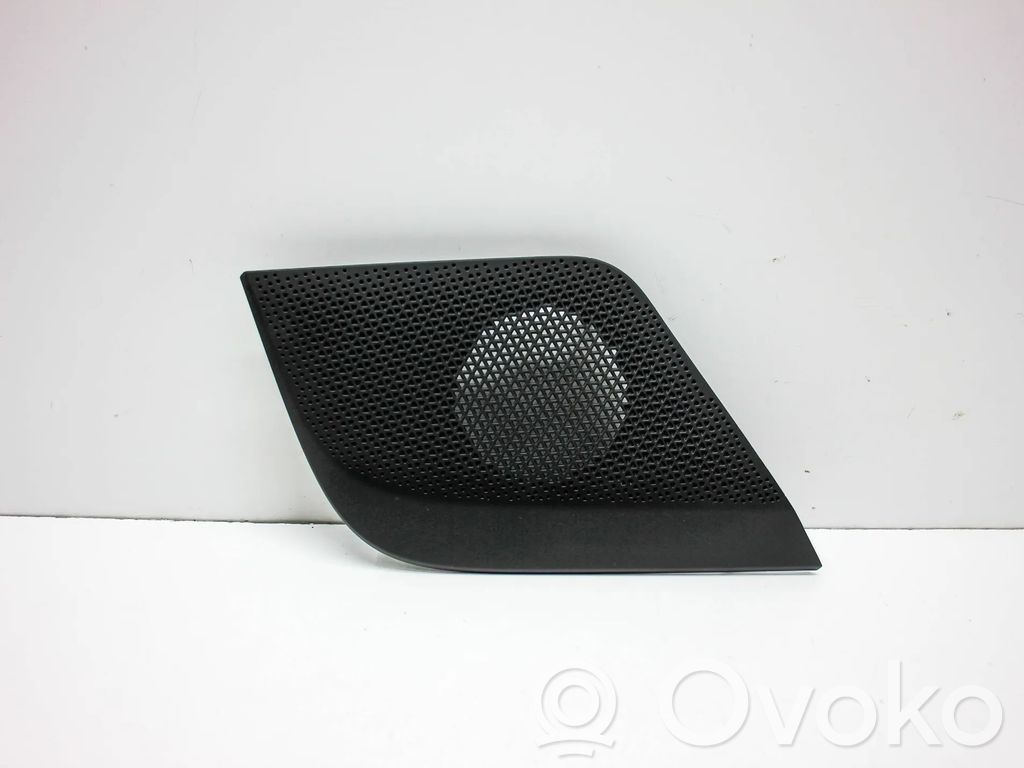 Cupra Born Cache enceinte centrale 