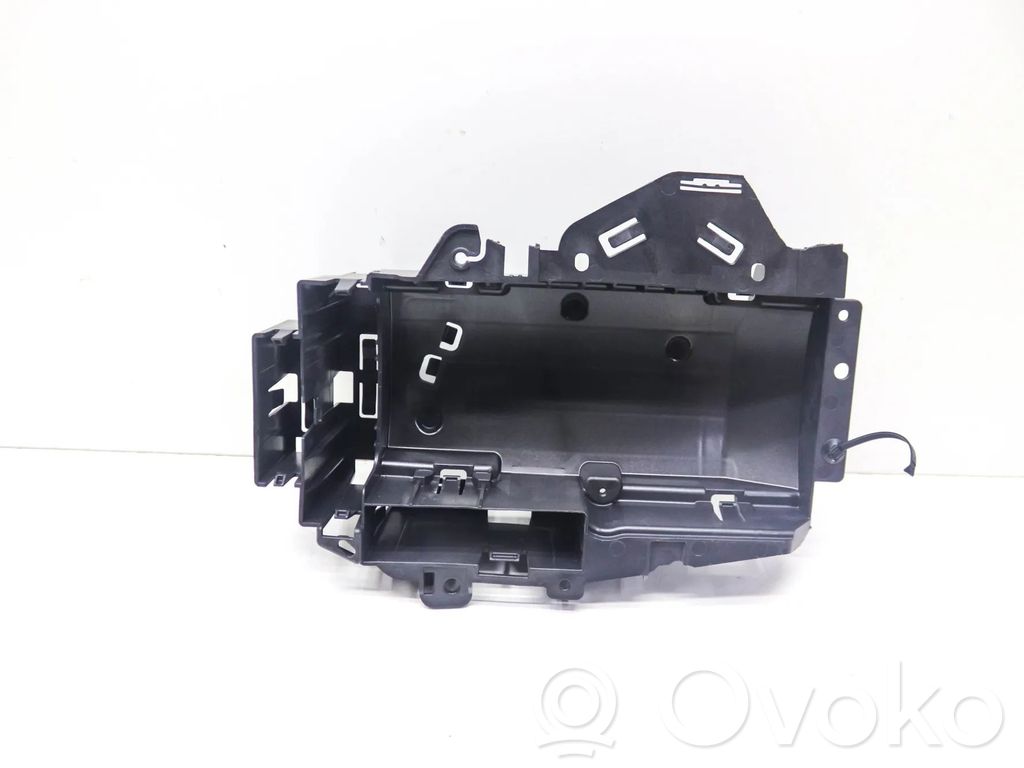 BMW iX3 G08 Tapa de caja de fusibles 