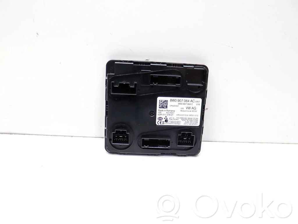 Audi A4 S4 B9 8W Module de contrôle carrosserie centrale 
