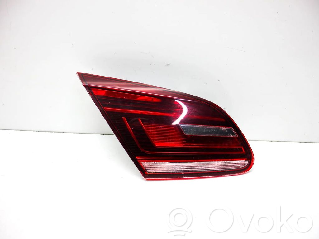 Volkswagen PASSAT CC Lampy tylnej klapy bagażnika 