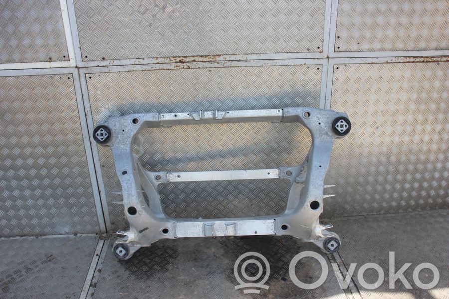 Tesla Model S Galinis traversas 