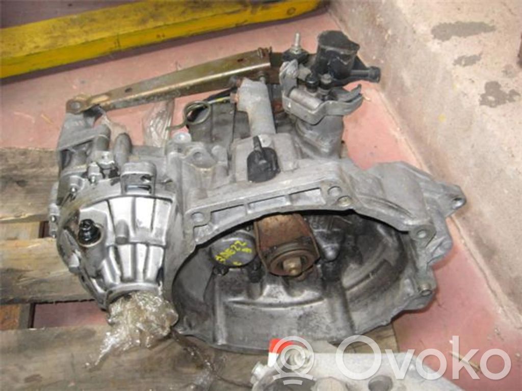 Volkswagen PASSAT Manual 5 speed gearbox 