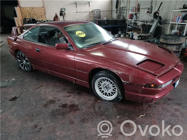 BMW 8 E31 Vairo oro pagalvės dangtelis 