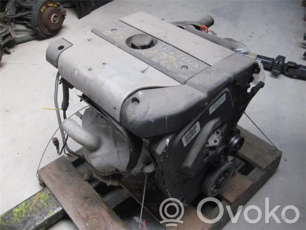 Volvo S40, V40 Двигатель 