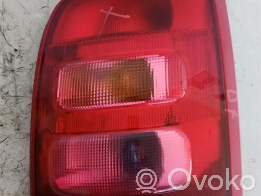Nissan Micra Задний фонарь в кузове 