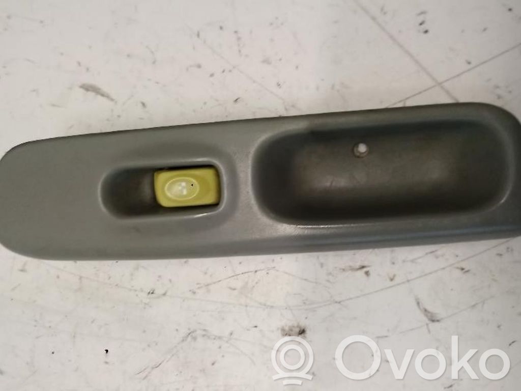 Renault Twingo I Electric window control switch 