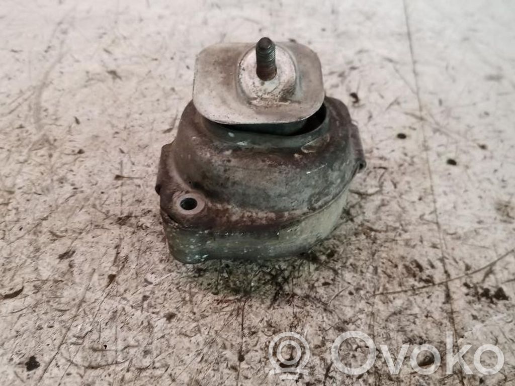 BMW X3 E83 Engine mounting bracket 