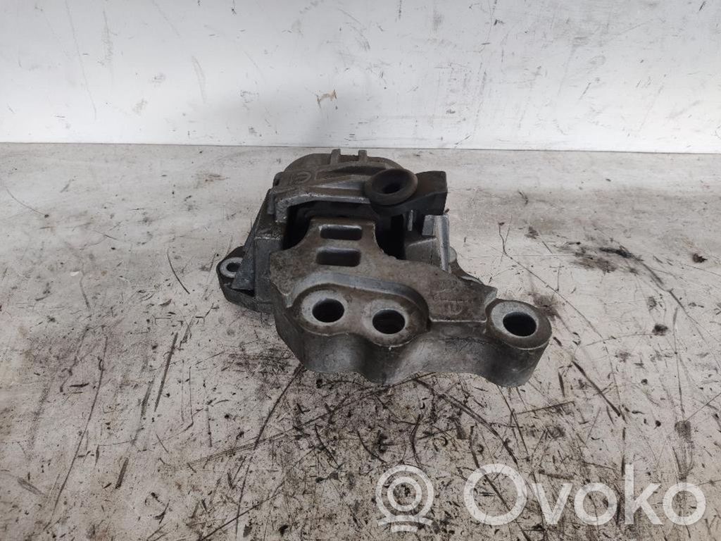 Engine mounting bracket   520407270,520407270,55260384