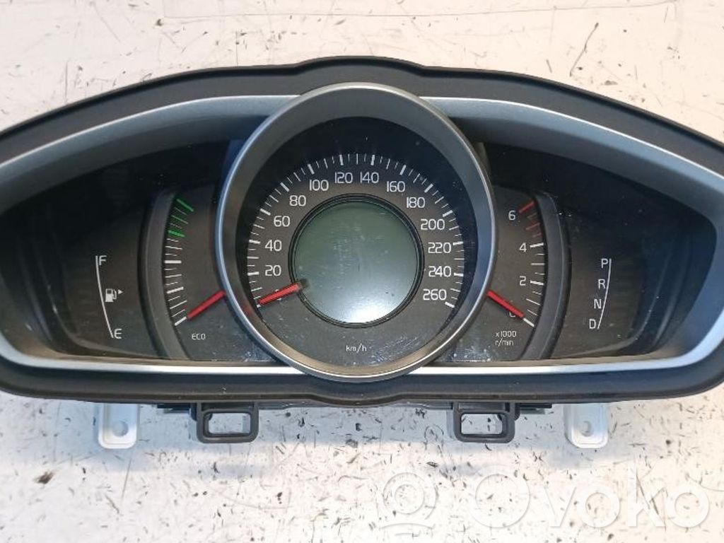 Volvo V40 Speedometer (instrument cluster) 
