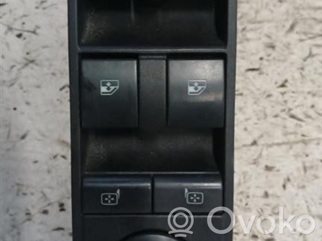 Opel Tigra B Electric window control switch 