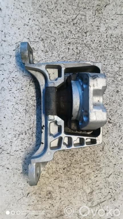 Engine mounting bracket   1930320,1930320,HHDA
