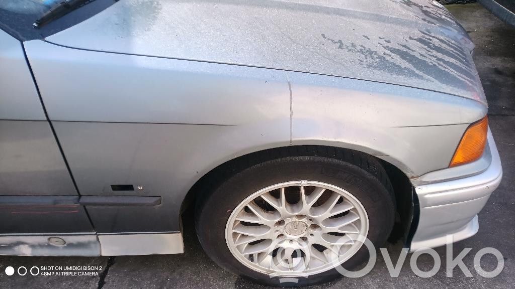 BMW 3 E36 Sparnas 