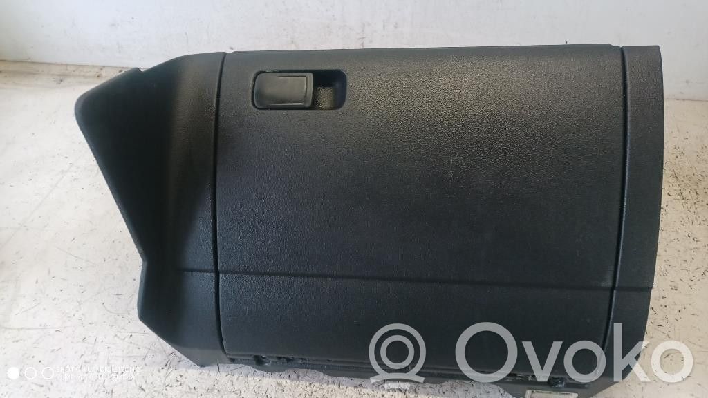 Volkswagen Golf VII Schowek deski rozdzielczej / Komplet 