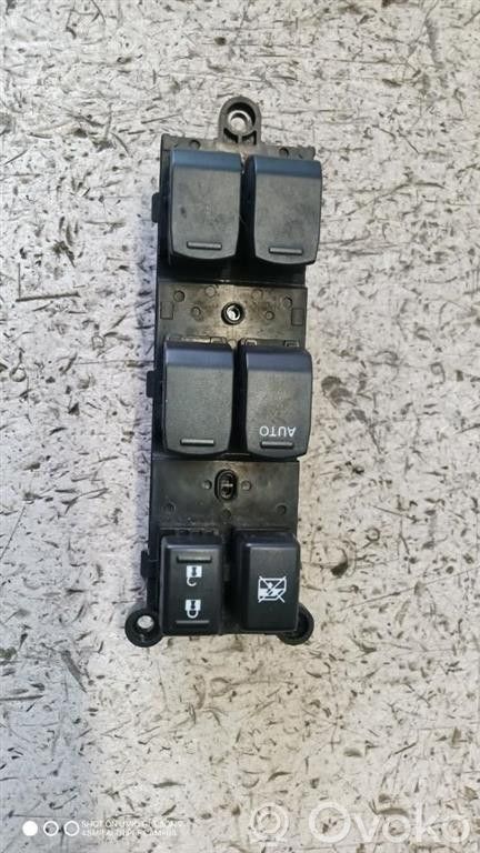 Suzuki Swift II Electric window control switch 