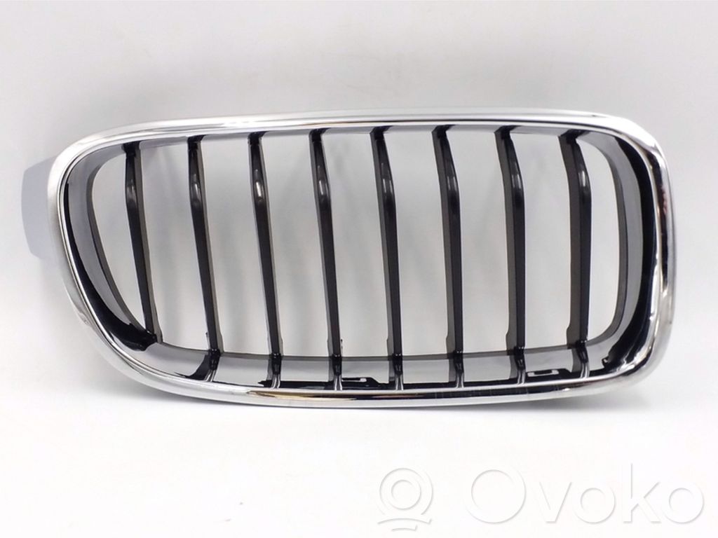 BMW 3 F30 F35 F31 Rejilla superior del radiador del parachoques delantero 