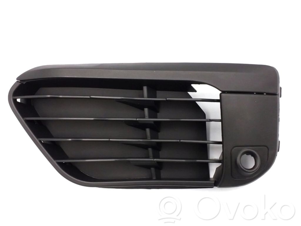 BMW X1 F48 F49 Etupuskurin alempi jäähdytinsäleikkö 