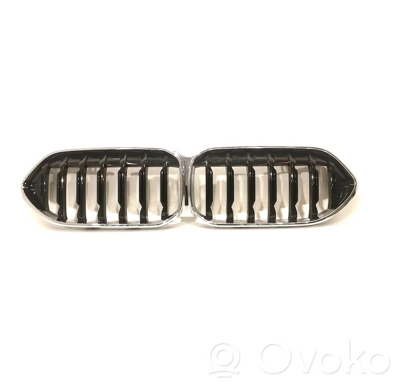 BMW 1 F40 Maskownica / Grill / Atrapa górna chłodnicy 