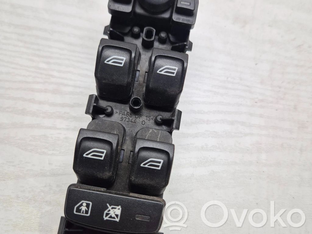 Electric window control switch   31295115AA,03454210