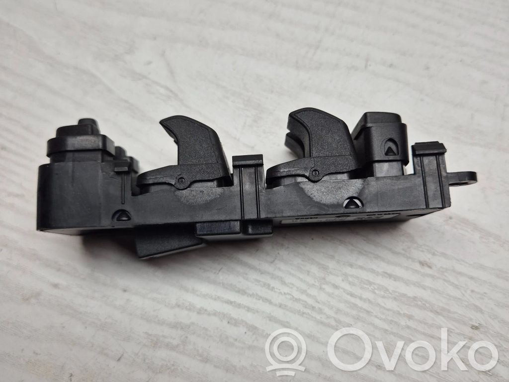 Electric window control switch   30773271,03454210