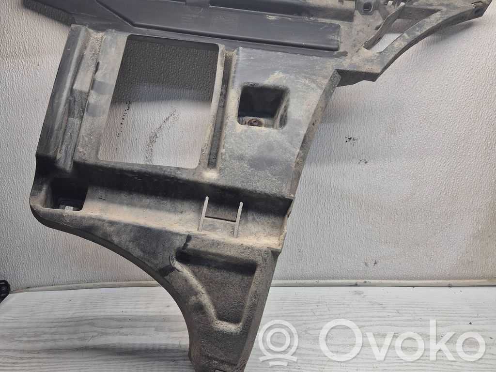 Volvo V70 Galinis laikiklis bamperio 
