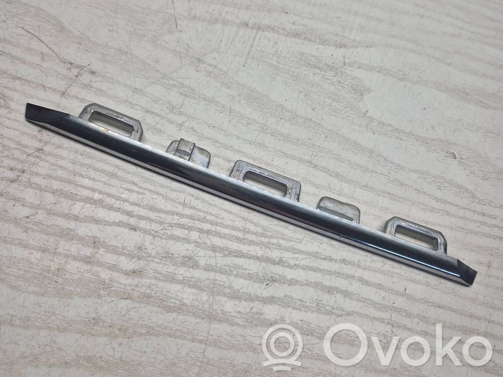 Volvo S60 Передняя решётка 