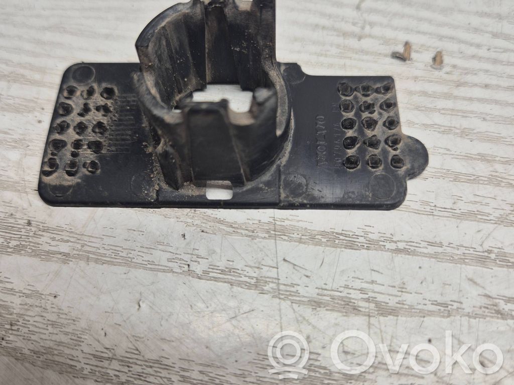 Uchwyt przedniego czujnika parkowania PDC   30796174