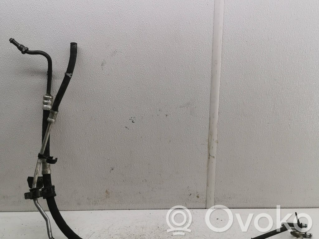 Ohjaustehostimen letkusto