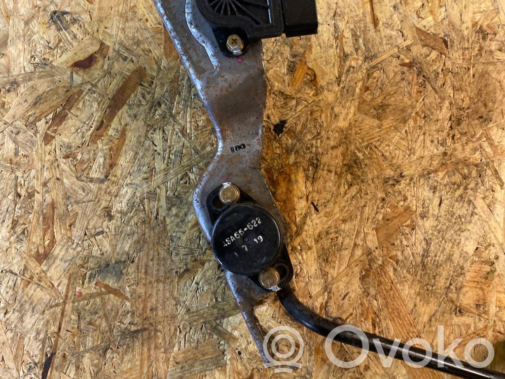 Mitsubishi Pajero Sport I Accelerator throttle pedal 