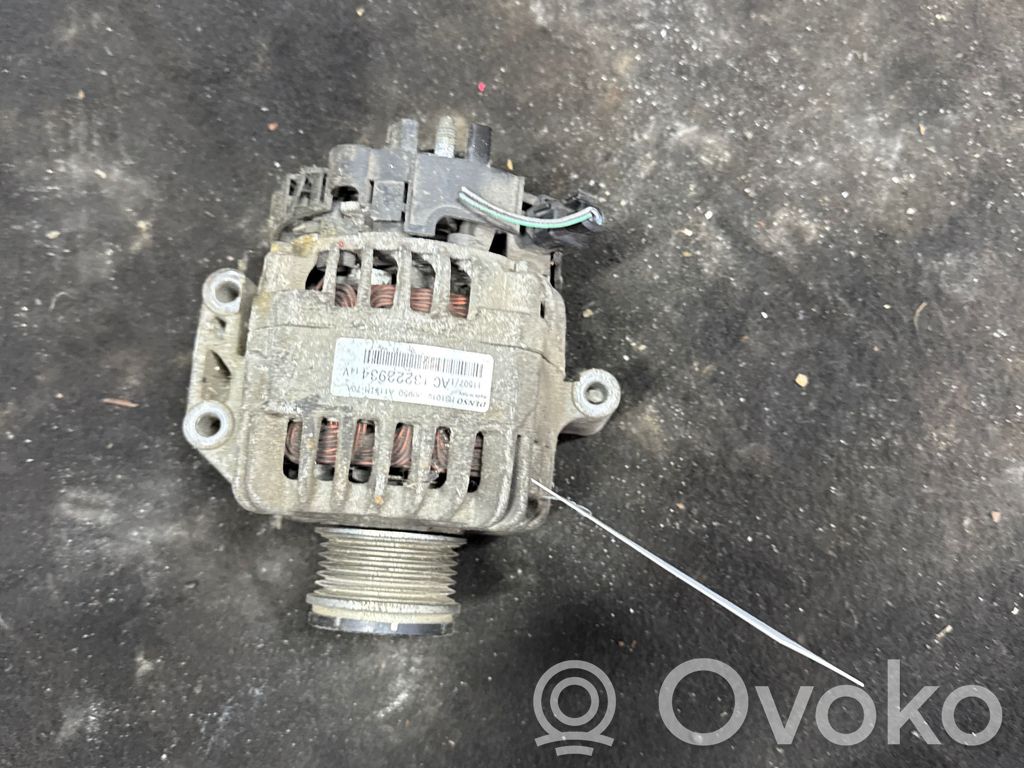 Opel Corsa D Ģenerators 