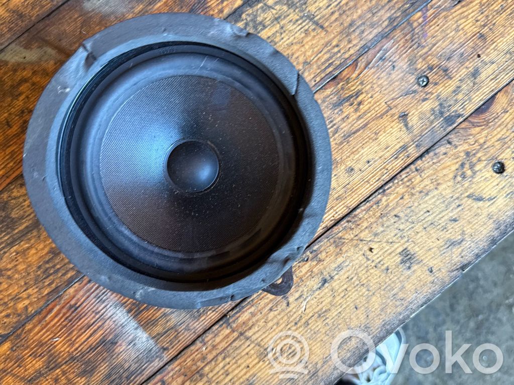 Altavoz de la puerta trasera   65138380584