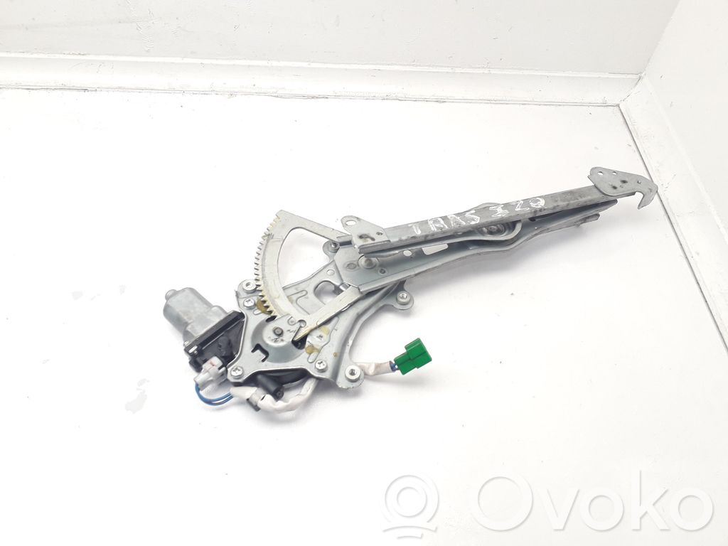 Rear window lifting mechanism without motor