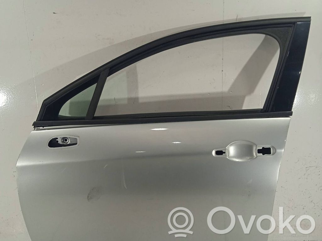 Durvis   9002Y8,COLORPLATA