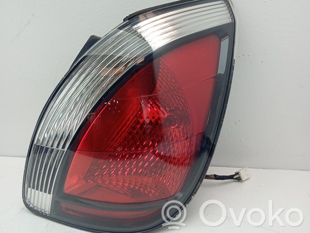 Rear/tail lights   924021G2