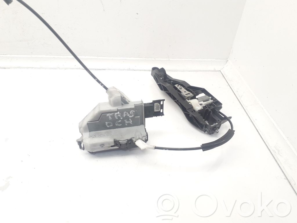 Aizmugurē slēdzene