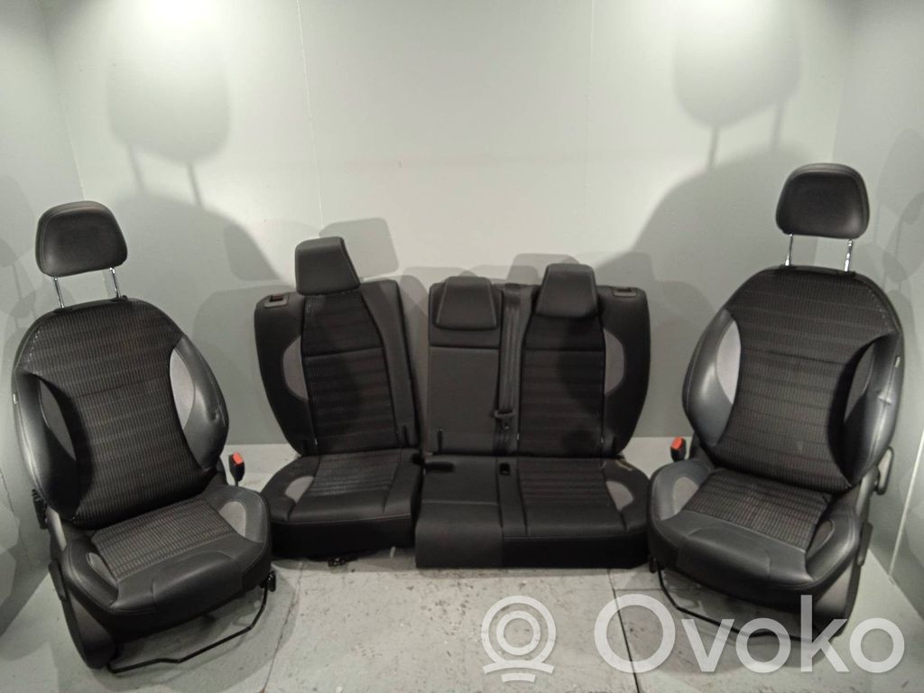 Peugeot 2008 I Seat set 