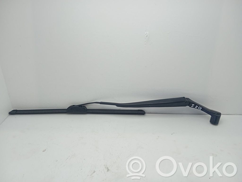 Front wiper blade arm